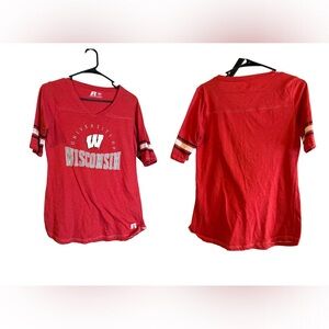 Women’s Wisconsin Red Tee, Medium (7-9)‎